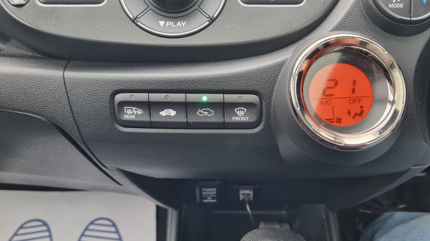 Used Honda Jazz 2014 for sale - 76531195: Photo 30