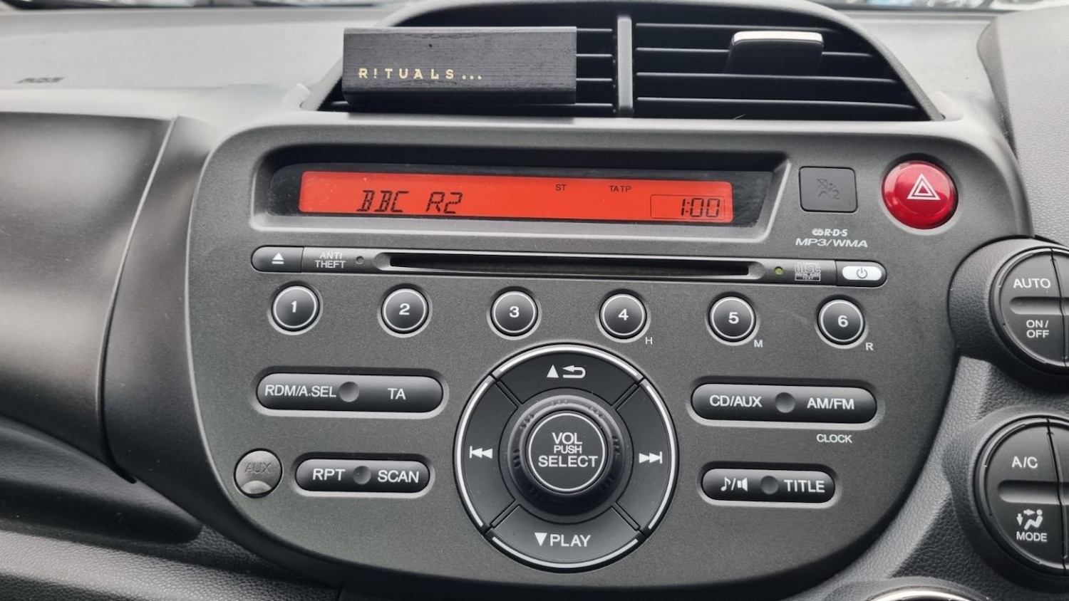 Used Honda Jazz 2014 for sale - 76531195: Photo 35