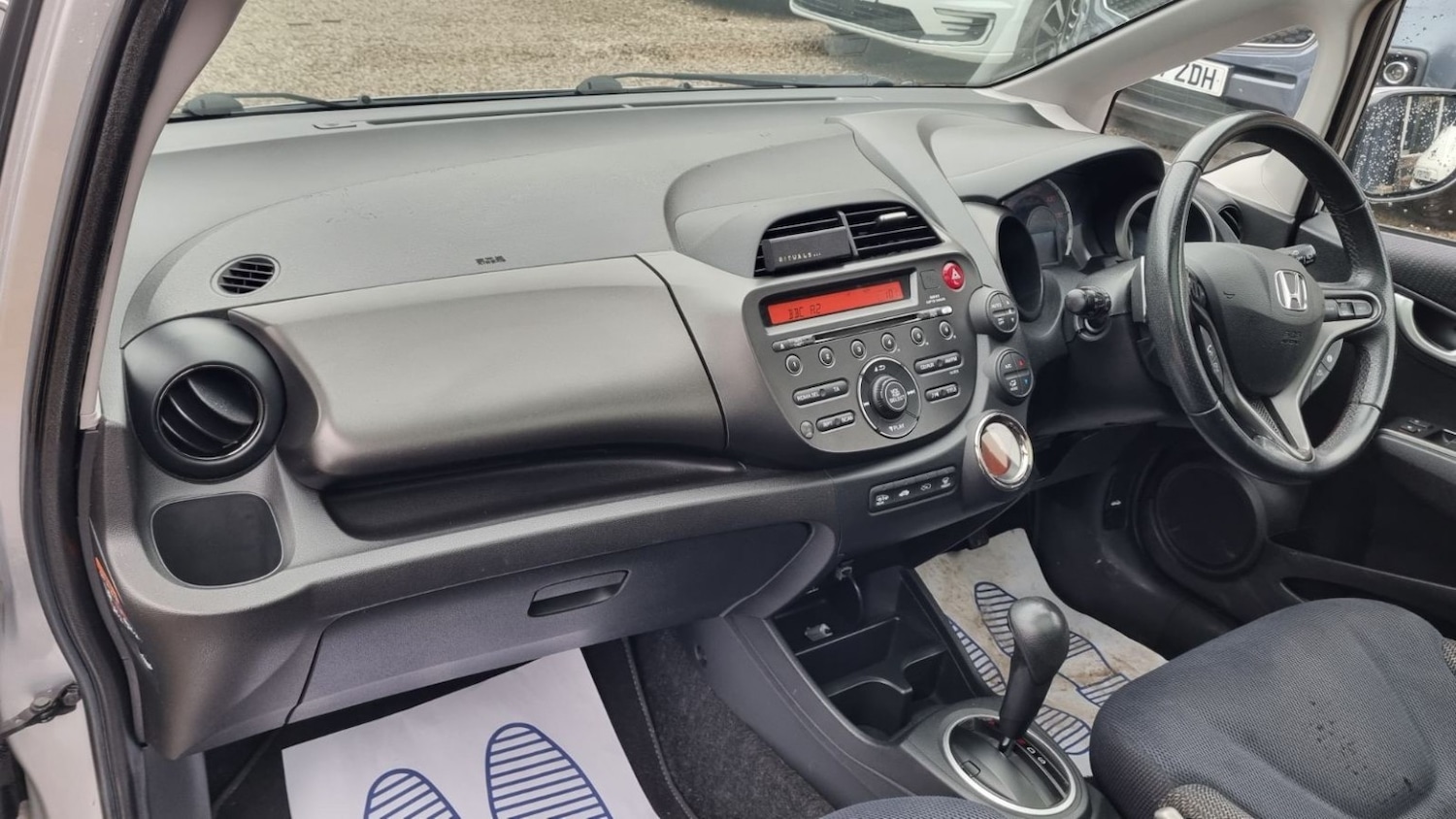 Used Honda Jazz 2014 for sale - 76531195: Photo 42