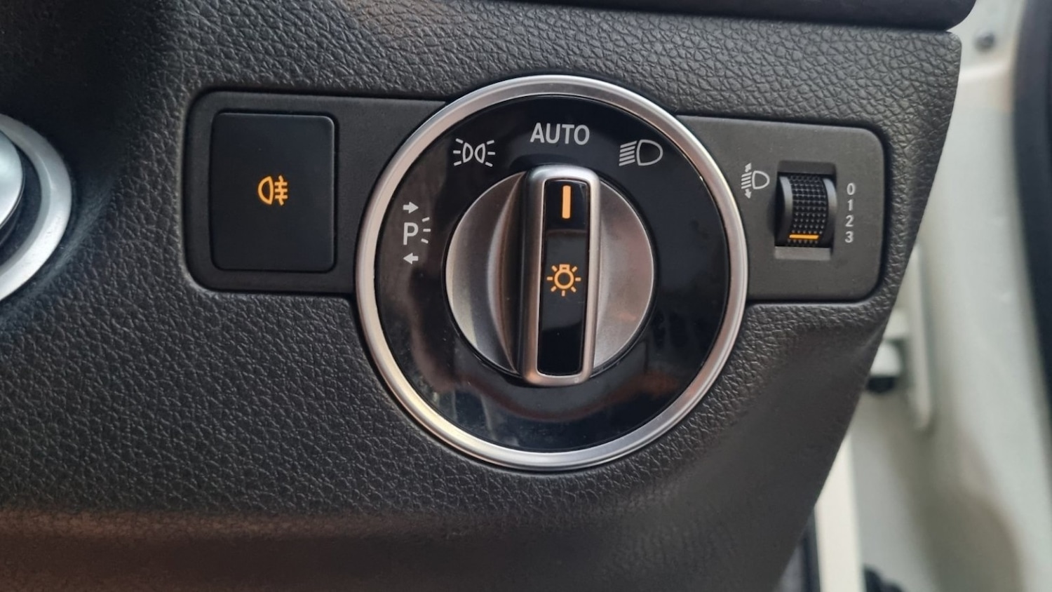 Used Mercedes-Benz A-Class 2017 for sale - 76741380: Photo 16