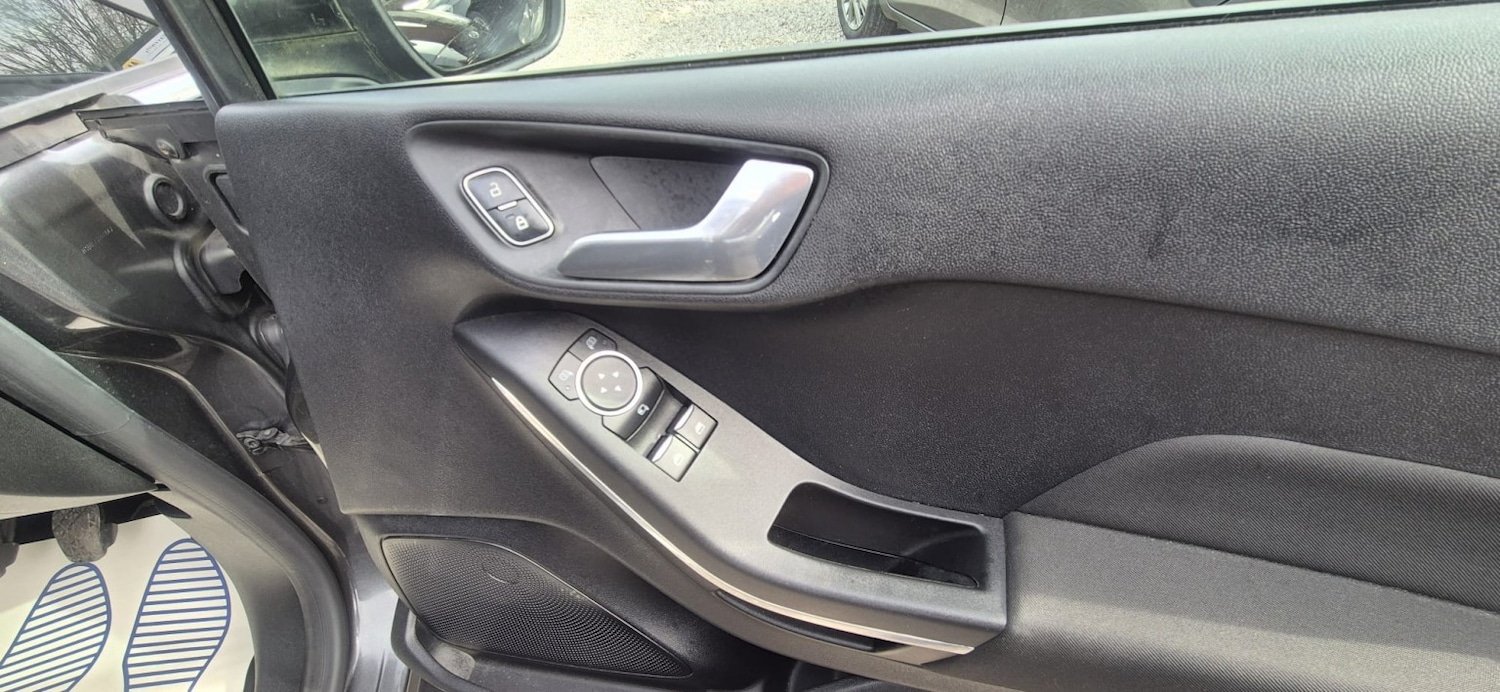 Used Ford Fiesta 2017 for sale - 78038984: Photo 10