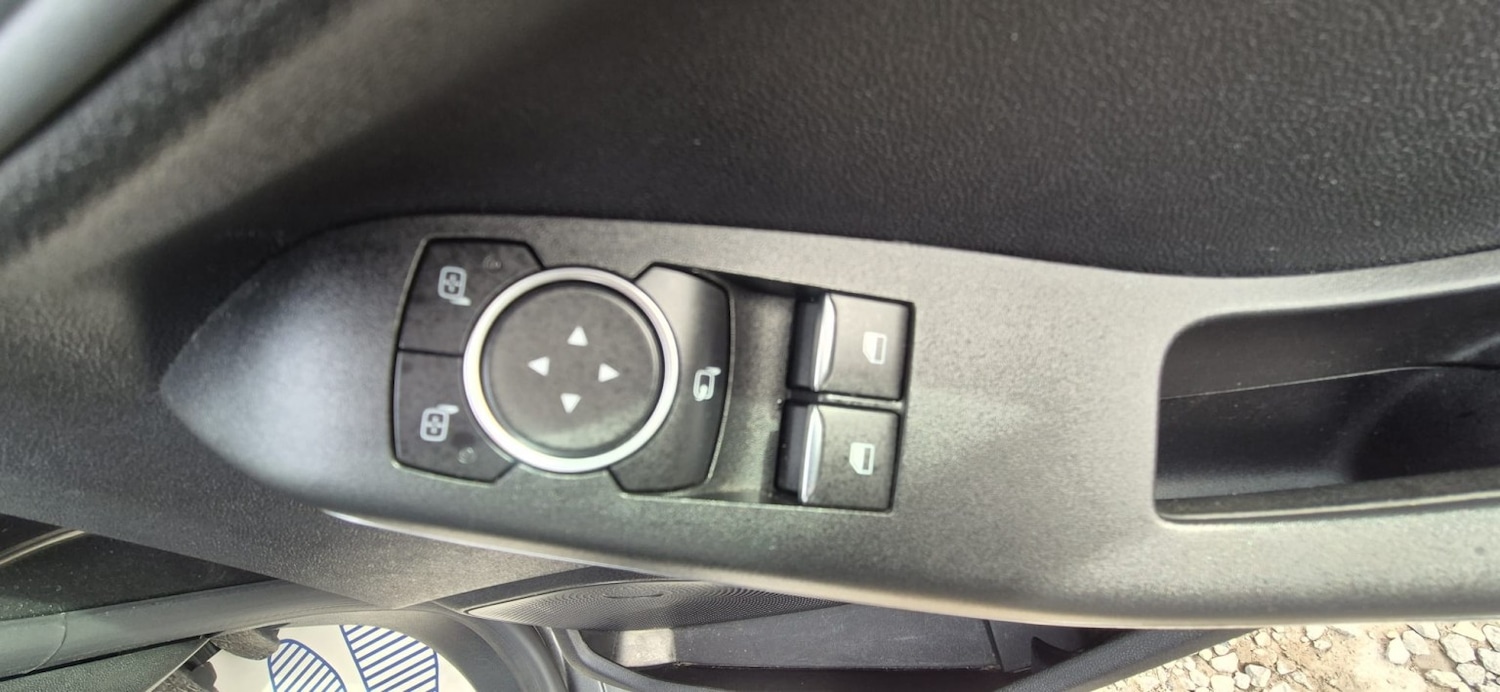 Used Ford Fiesta 2017 for sale - 78038984: Photo 11