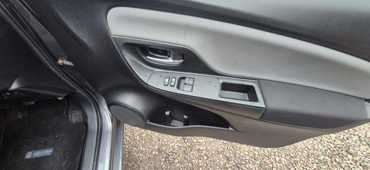 Used Toyota Yaris 2017 for sale - 78038898: Photo 14