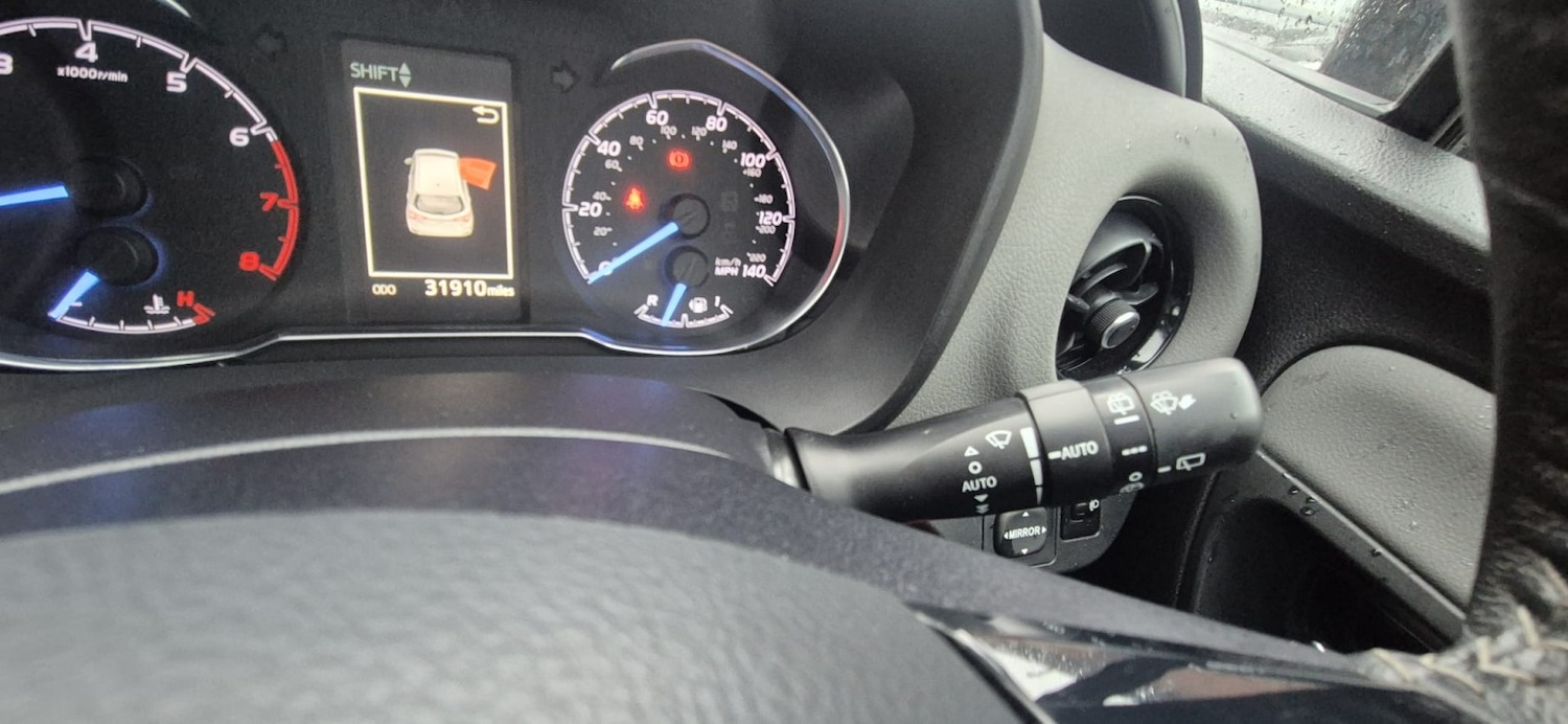 Used Toyota Yaris 2017 for sale - 78038898: Photo 17