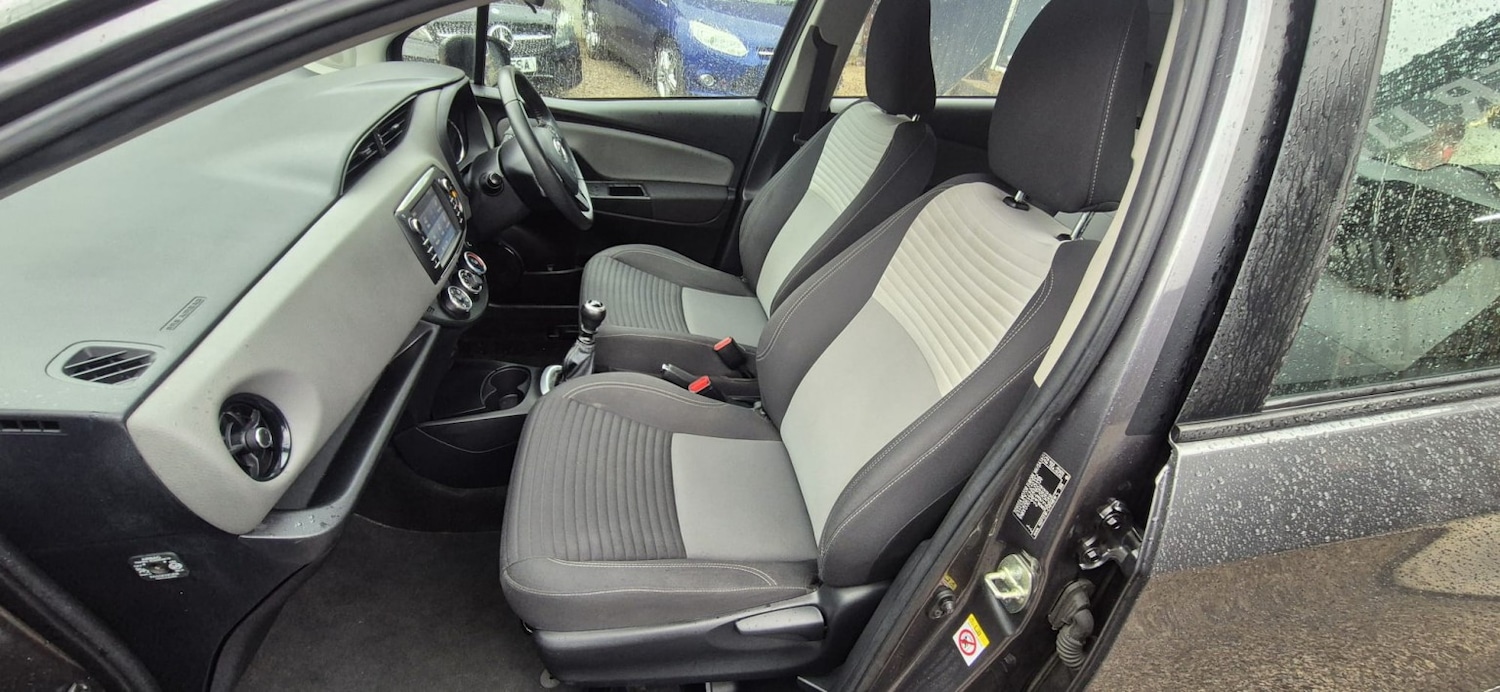 Used Toyota Yaris 2017 for sale - 78038898: Photo 37