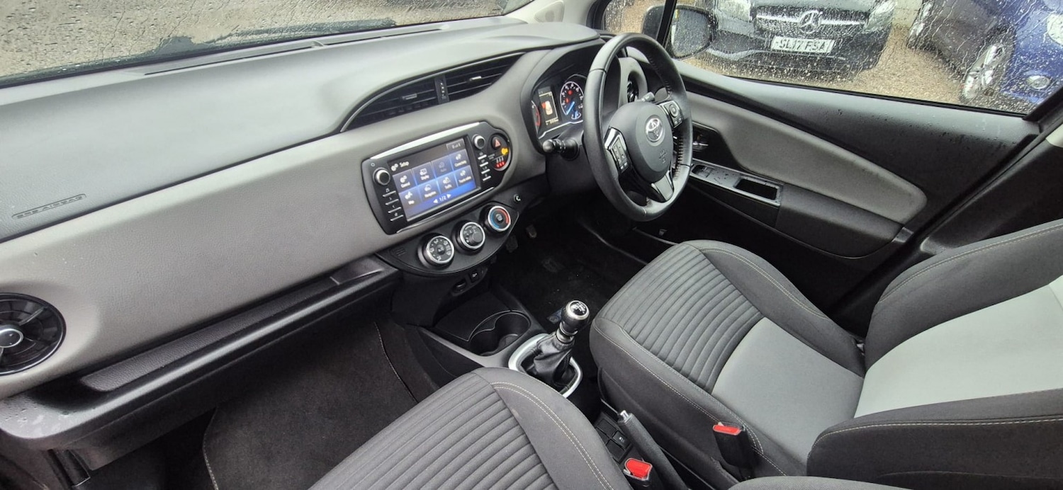 Used Toyota Yaris 2017 for sale - 78038898: Photo 38