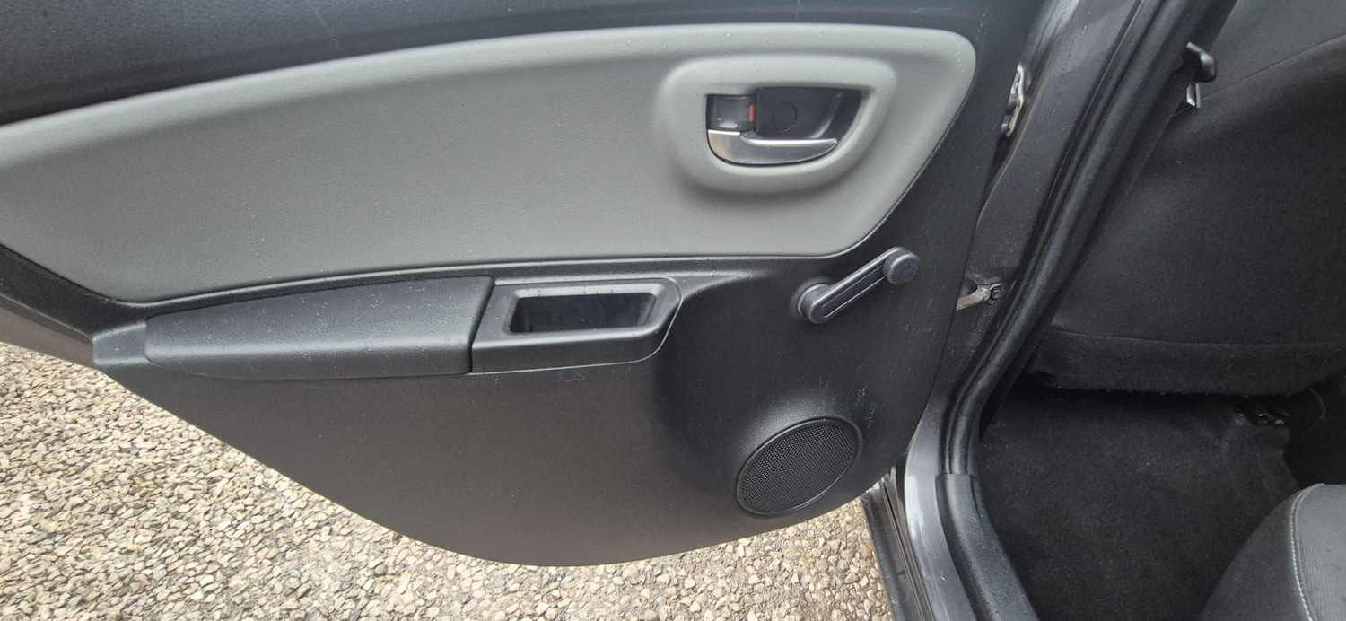 Used Toyota Yaris 2017 for sale - 78038898: Photo 39