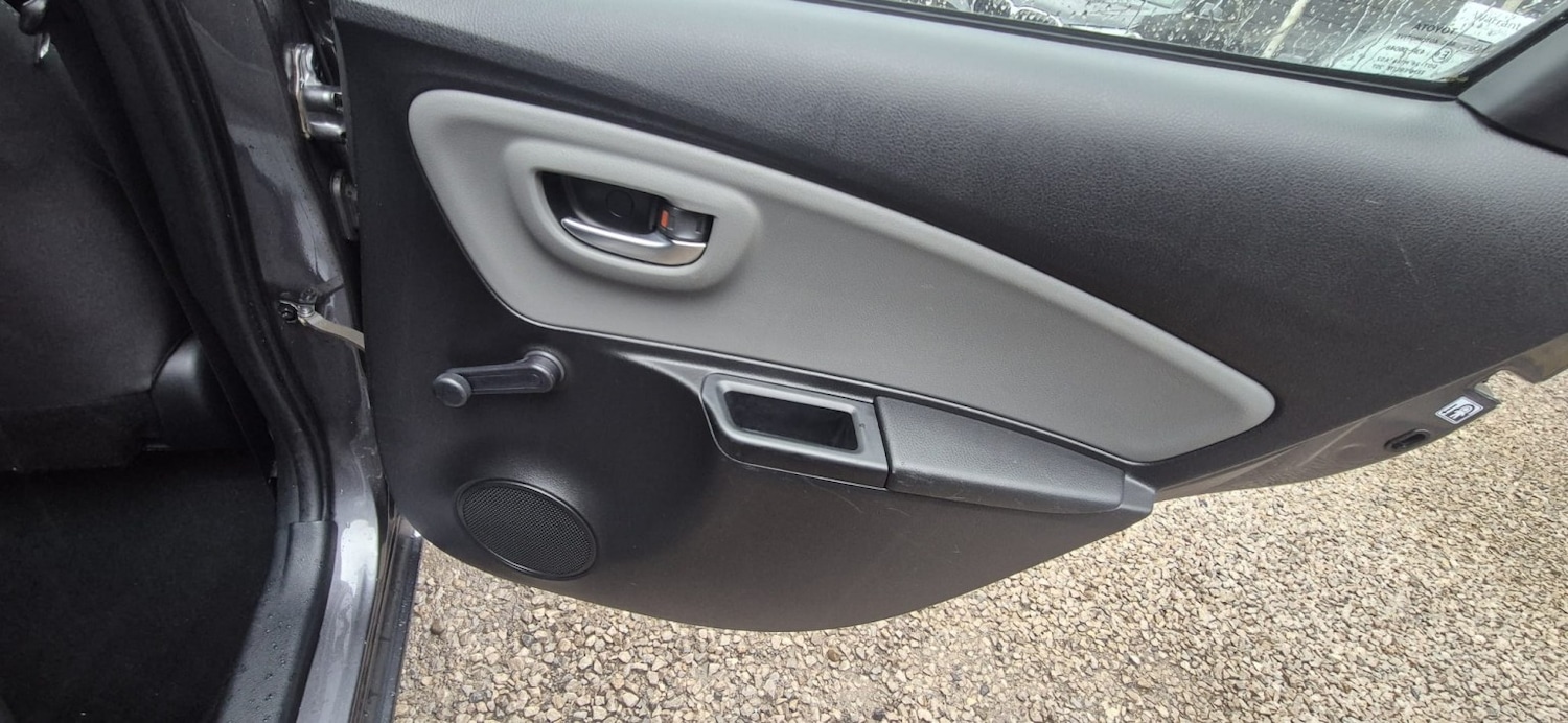 Used Toyota Yaris 2017 for sale - 78038898: Photo 44