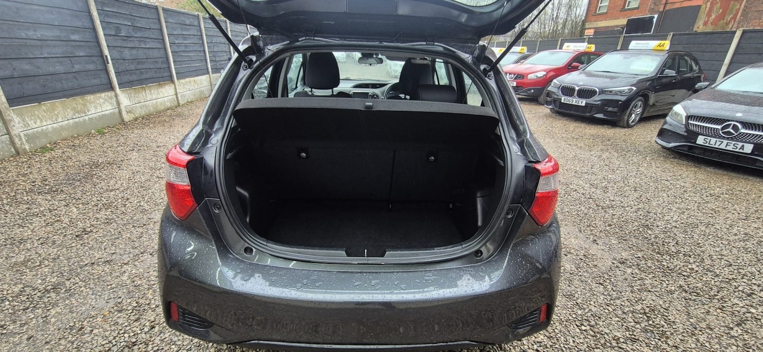 Used Toyota Yaris 2017 for sale - 78038898: Photo 48