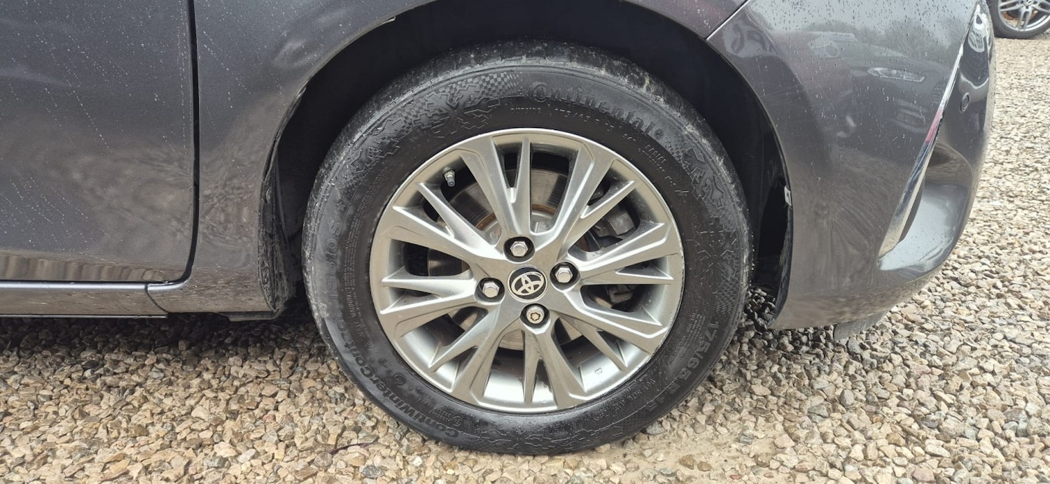 Used Toyota Yaris 2017 for sale - 78038898: Photo 52