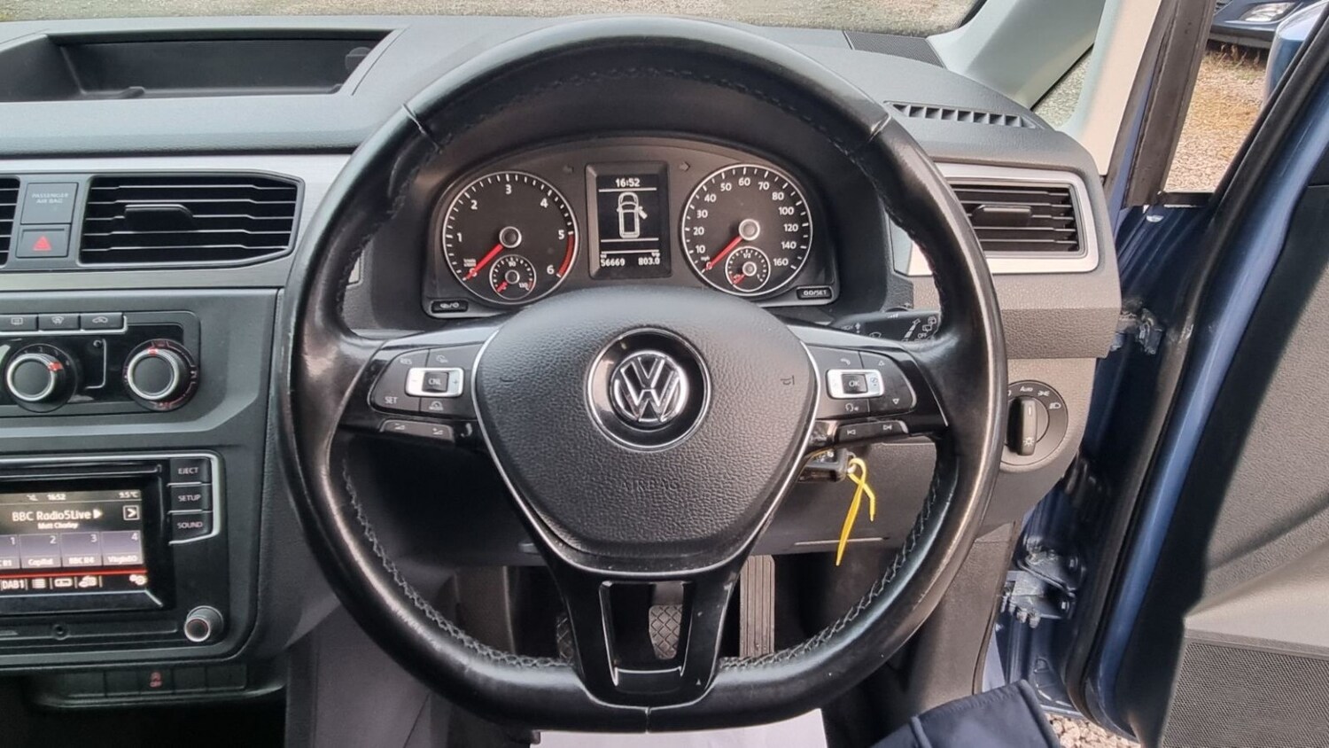 Used Volkswagen Caddy Maxi Life 2017 for sale - 77363574: Photo 26