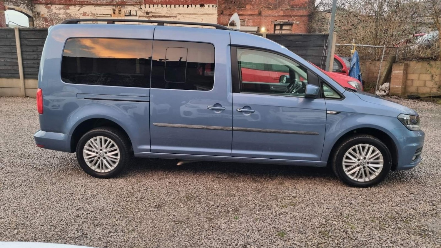 Used Volkswagen Caddy Maxi Life 2017 for sale - 77363574: Photo 5