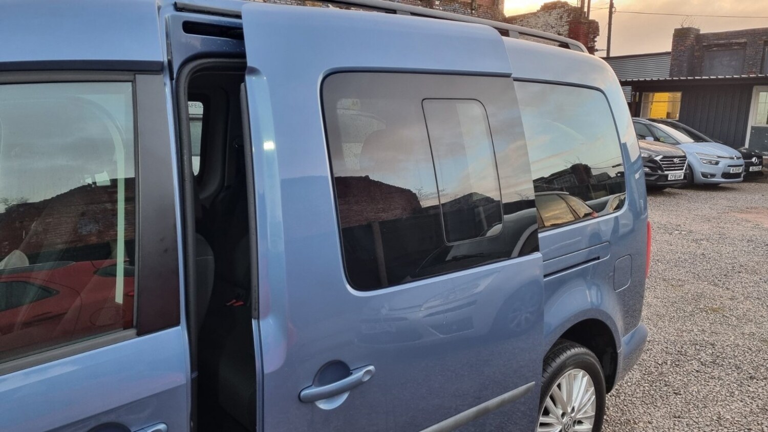 Used Volkswagen Caddy Maxi Life 2017 for sale - 77363574: Photo 50