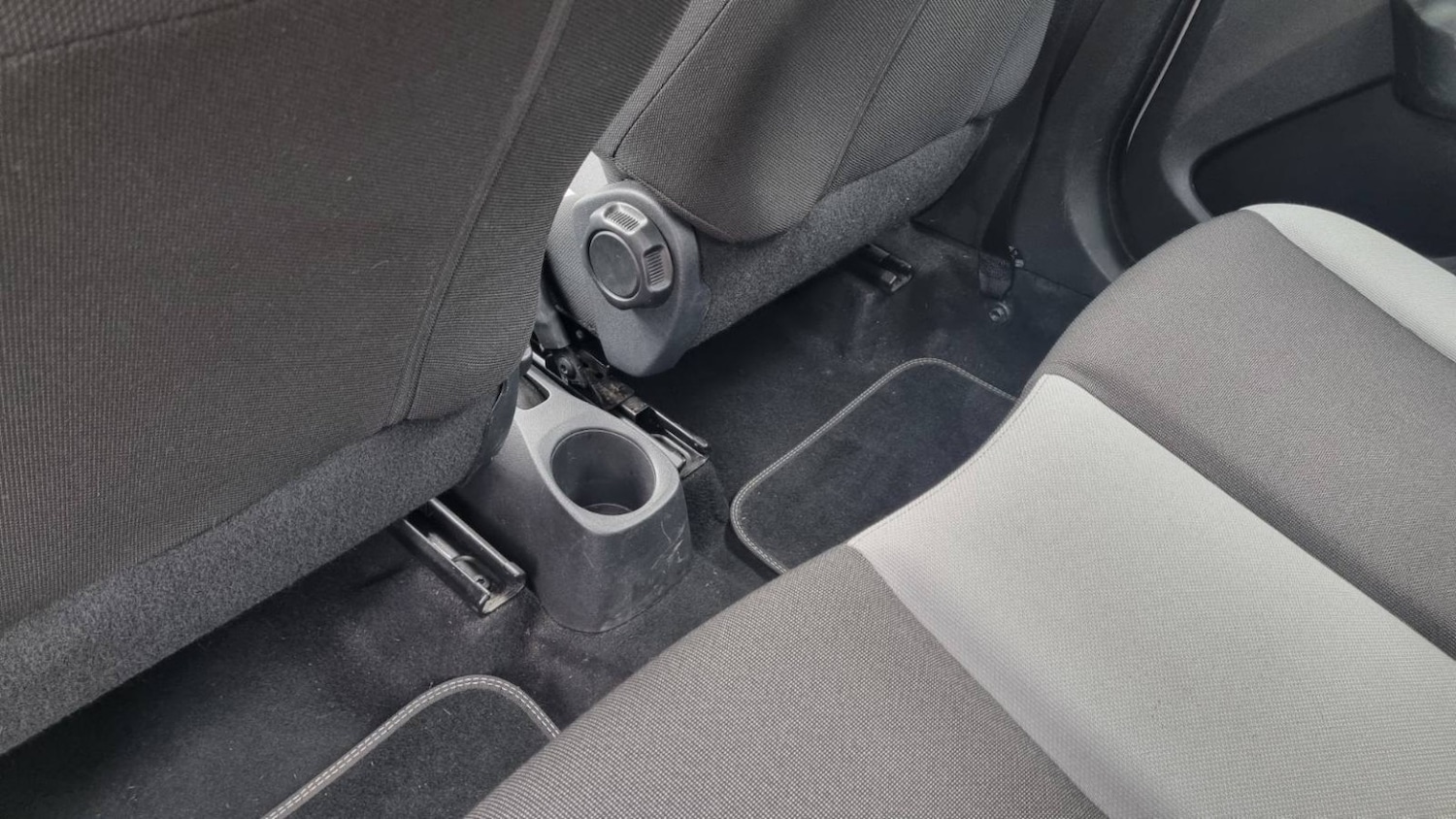 Used Toyota AYGO 2016 for sale - 76769496: Photo 51