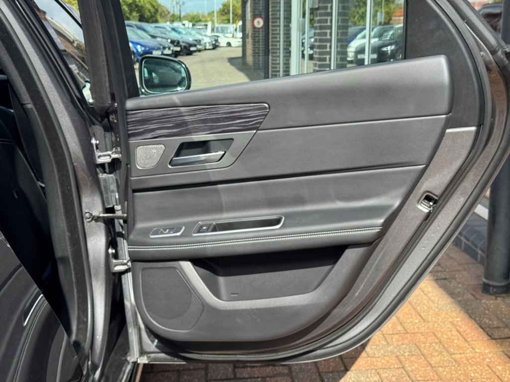 Used Jaguar XF 2017 for sale - 77422065: Photo 21