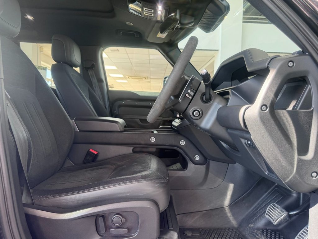 Used Land Rover Defender 2022 for sale - 76966299: Photo 12