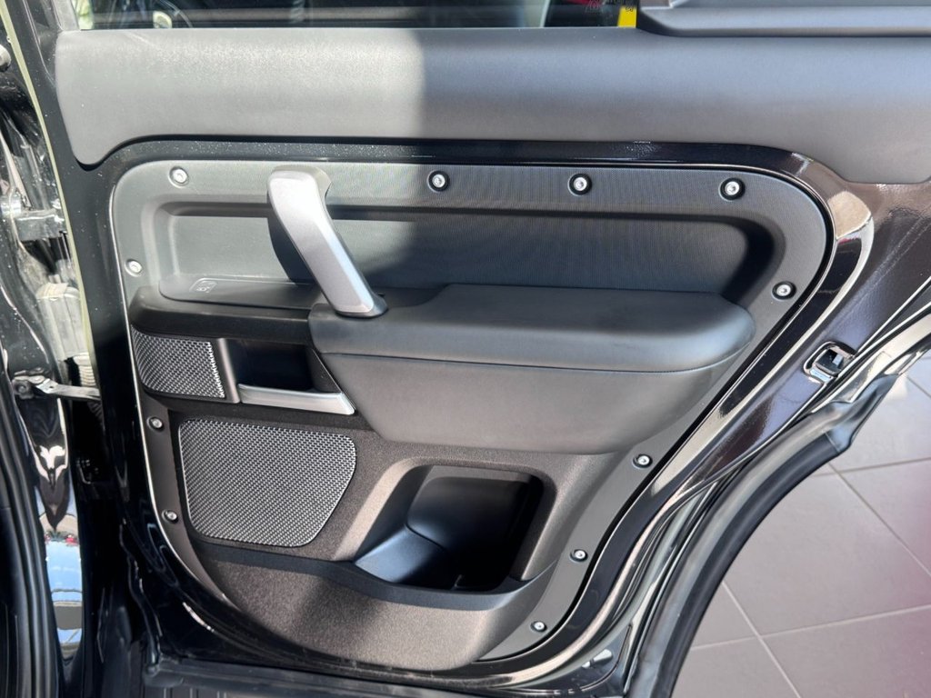 Used Land Rover Defender 2022 for sale - 76966299: Photo 20