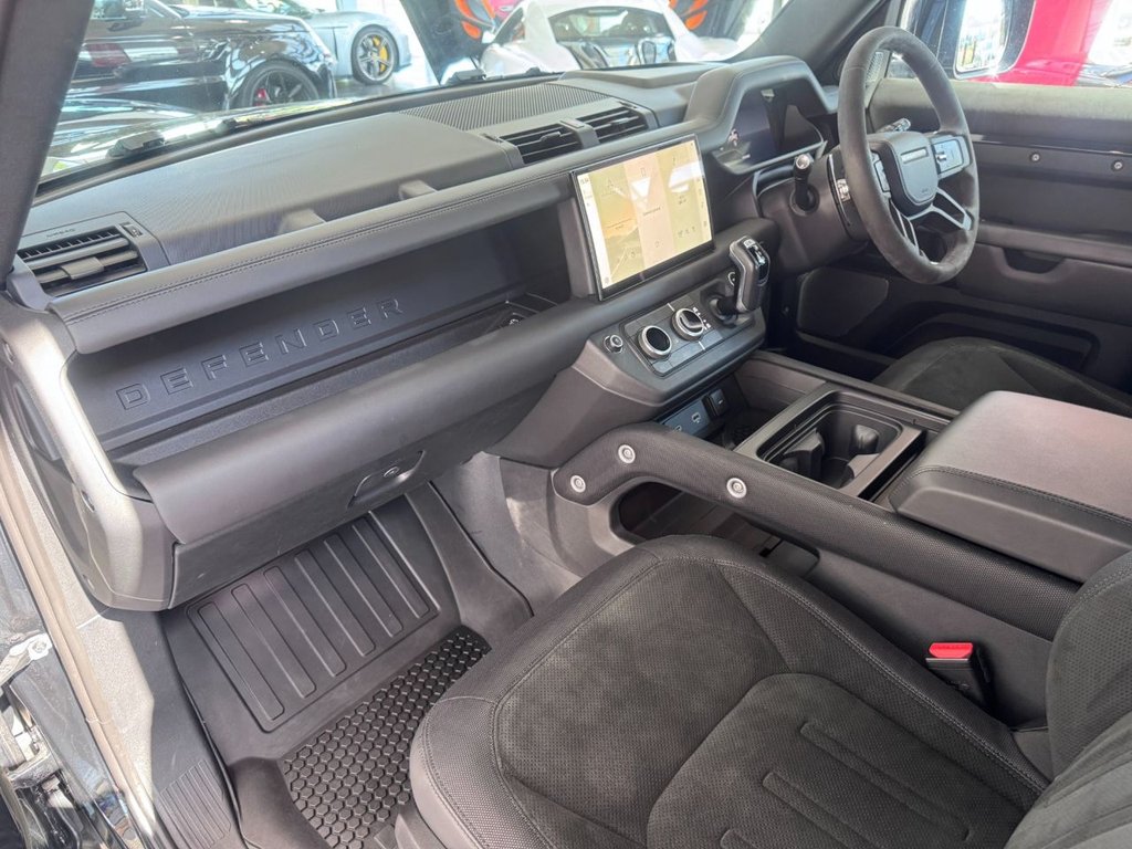 Used Land Rover Defender 2022 for sale - 76966299: Photo 28