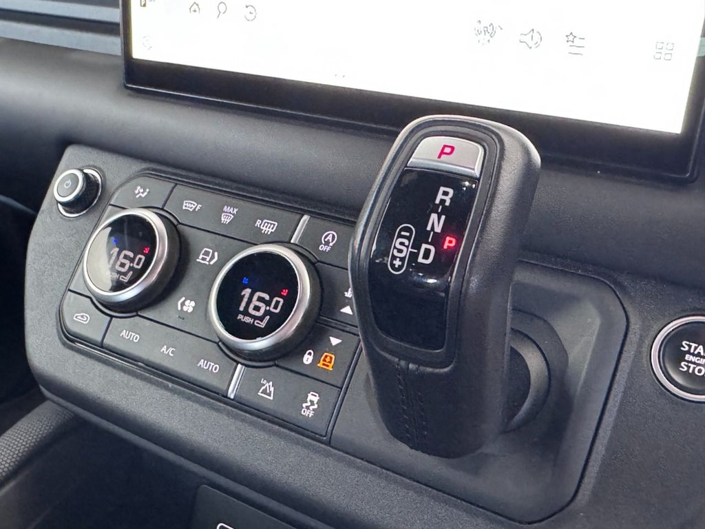 Used Land Rover Defender 2022 for sale - 76966299: Photo 45