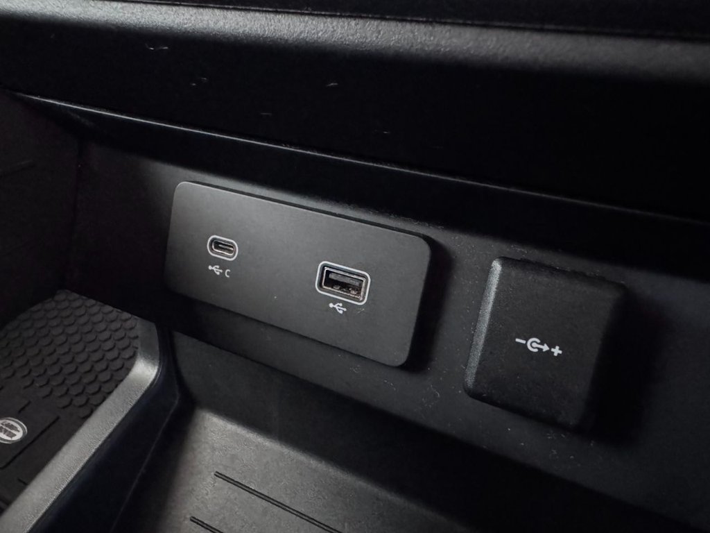 Used Land Rover Defender 2022 for sale - 76966299: Photo 47