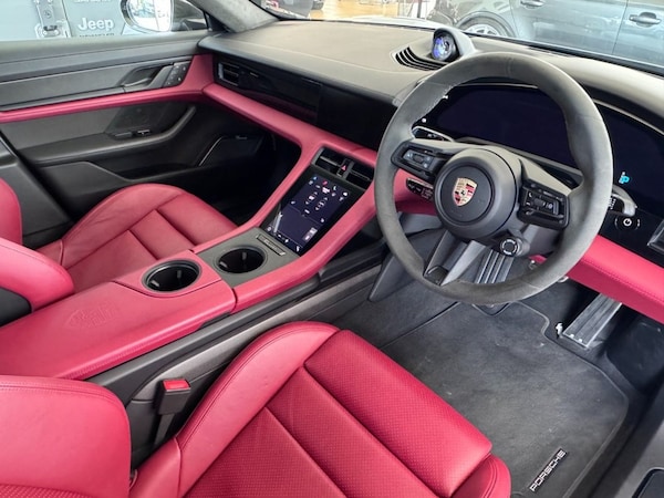 Used Porsche Taycan 2023 for sale - 76162899: Photo 10