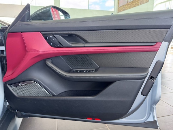 Used Porsche Taycan 2023 for sale - 76162899: Photo 13