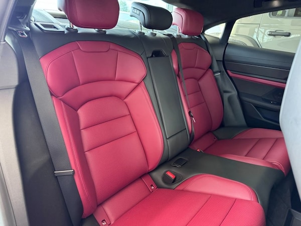 Used Porsche Taycan 2023 for sale - 76162899: Photo 14