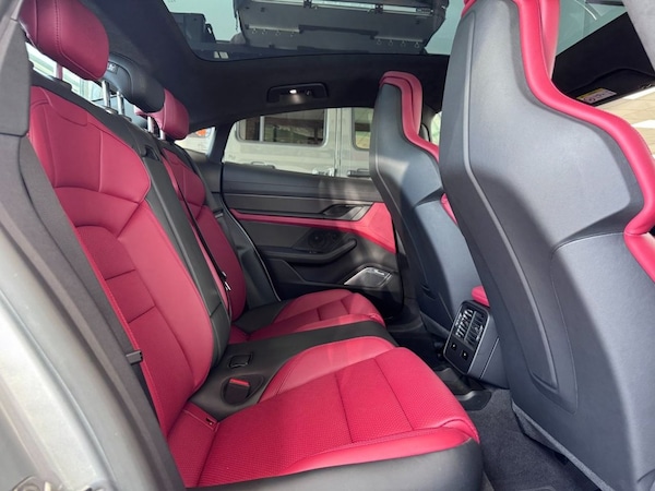Used Porsche Taycan 2023 for sale - 76162899: Photo 15