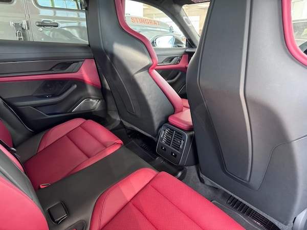 Used Porsche Taycan 2023 for sale - 76162899: Photo 16