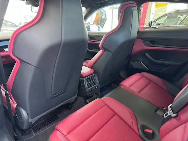 Used Porsche Taycan 2023 for sale - 76162899: Photo 24