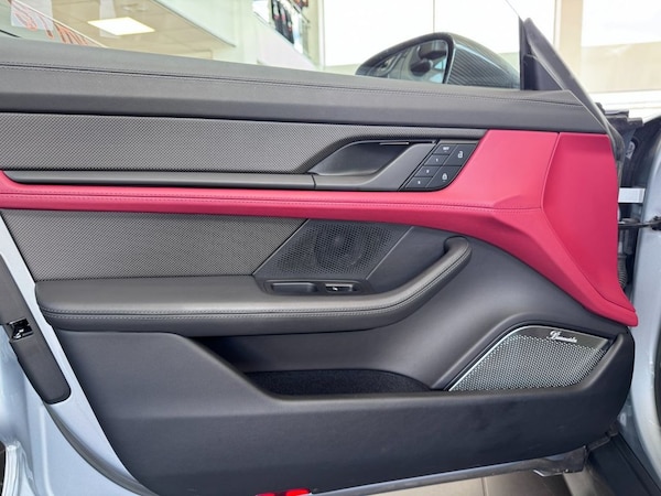 Used Porsche Taycan 2023 for sale - 76162899: Photo 28