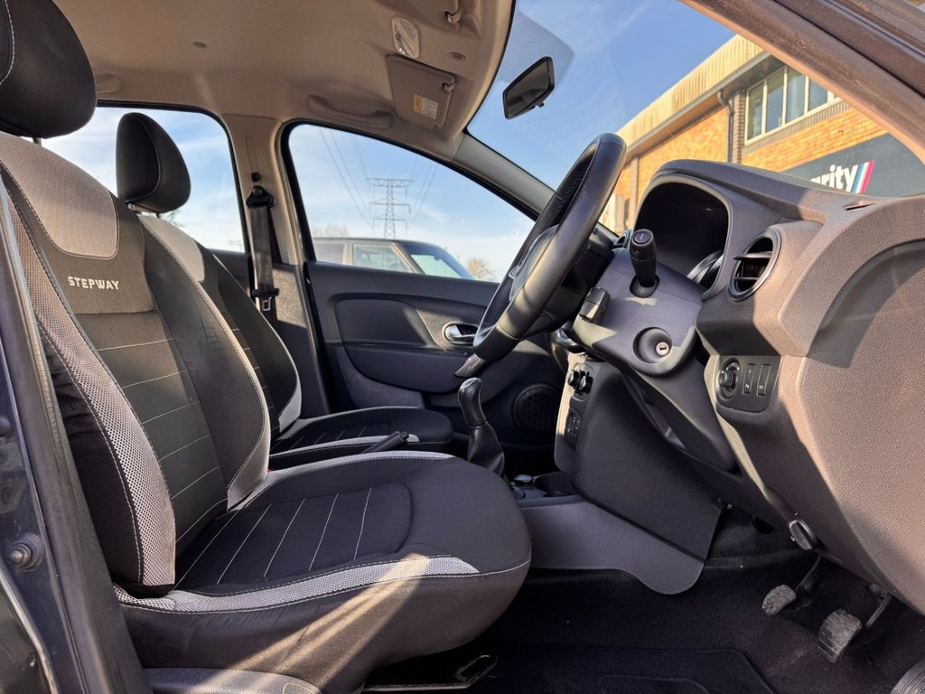 Used Dacia Sandero Stepway 2017 for sale - 77734243: Photo 12