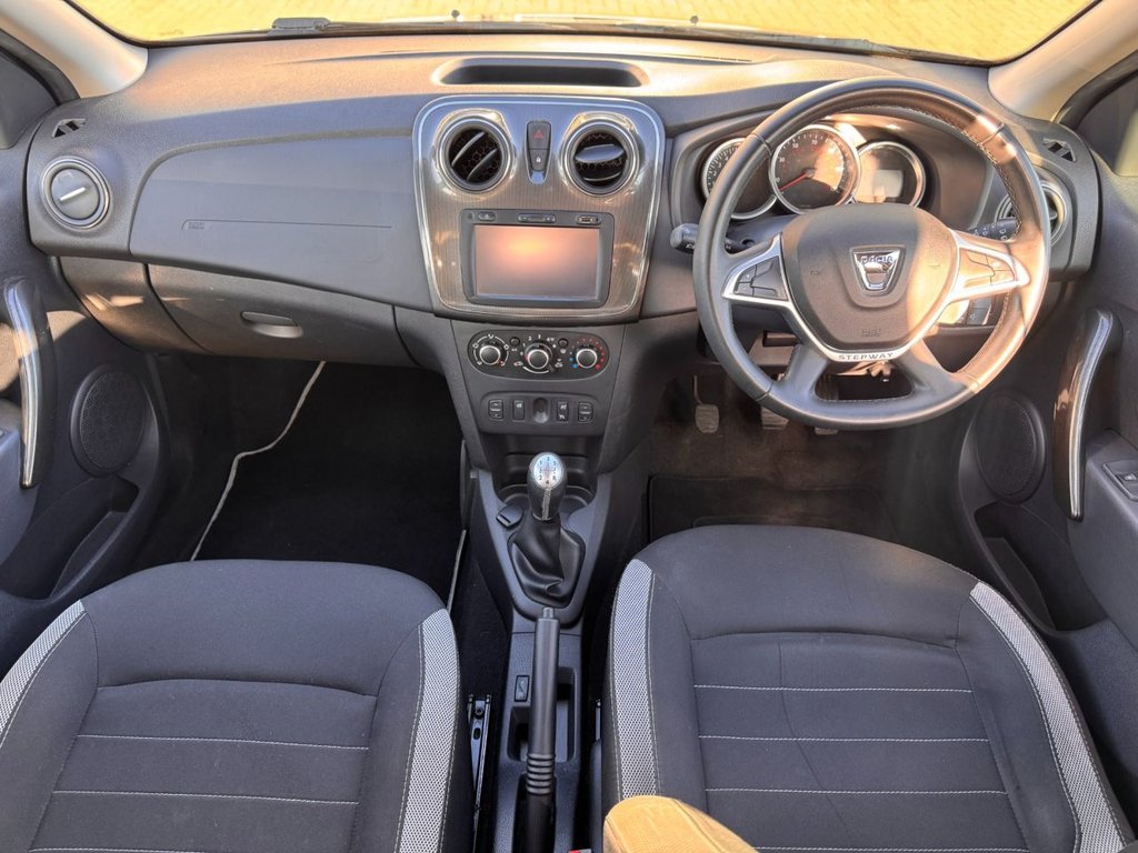 Used Dacia Sandero Stepway 2017 for sale - 77734243: Photo 16