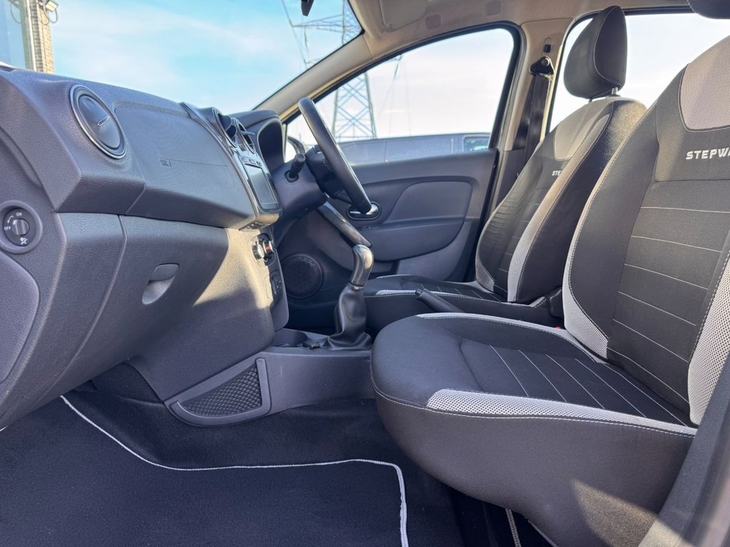 Used Dacia Sandero Stepway 2017 for sale - 77734243: Photo 29