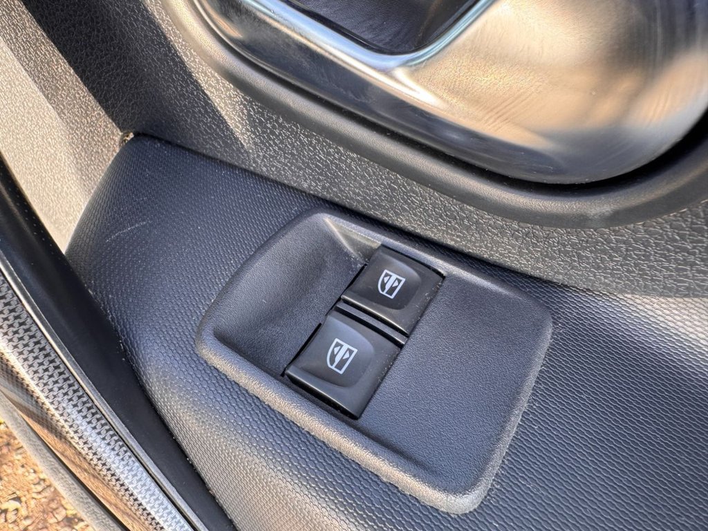 Used Dacia Sandero Stepway 2017 for sale - 77734243: Photo 32