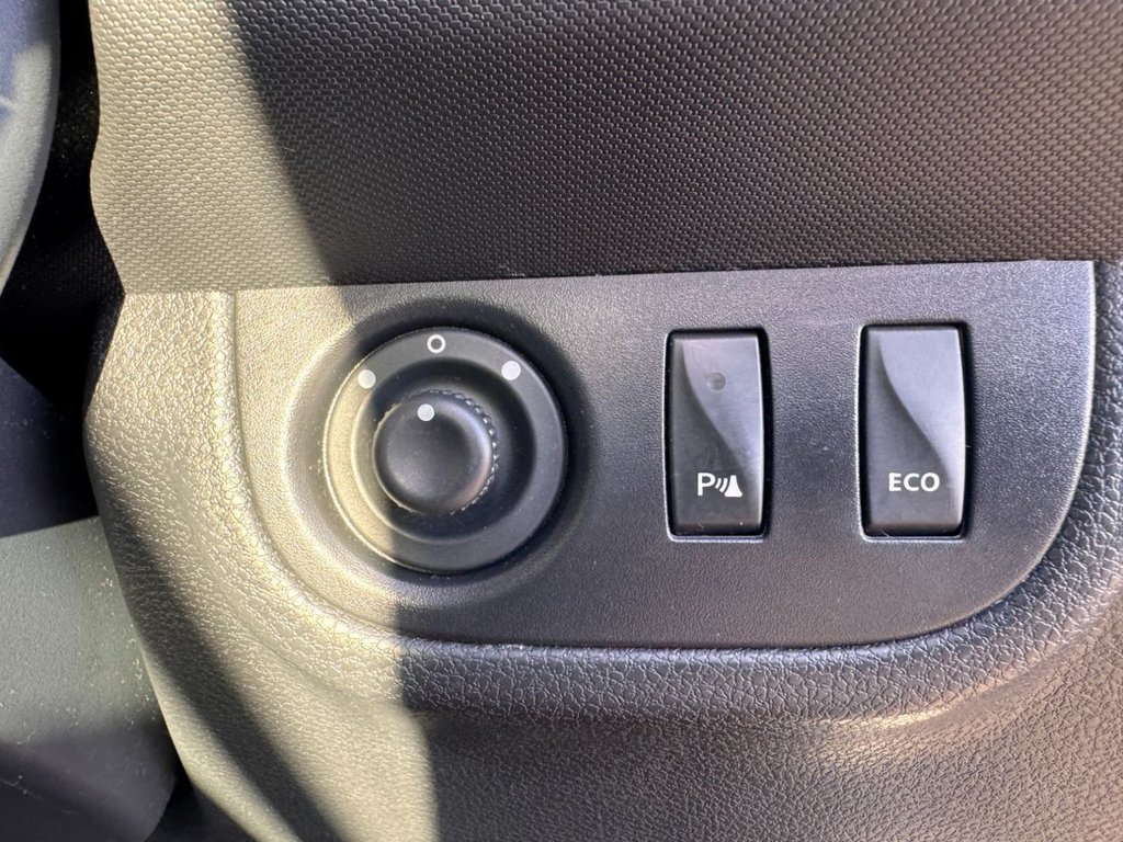 Used Dacia Sandero Stepway 2017 for sale - 77734243: Photo 33