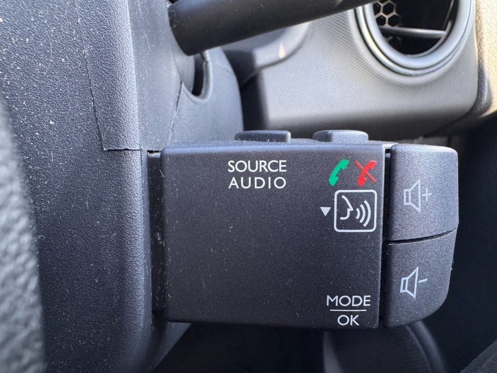 Used Dacia Sandero Stepway 2017 for sale - 77734243: Photo 37