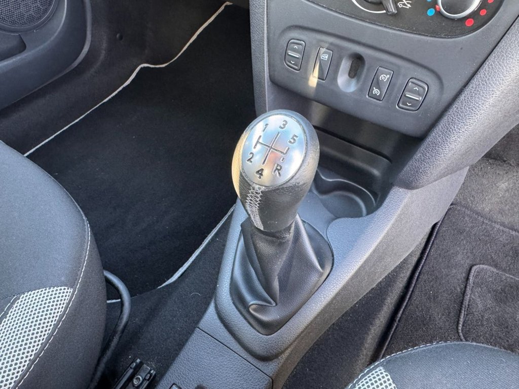 Used Dacia Sandero Stepway 2017 for sale - 77734243: Photo 39