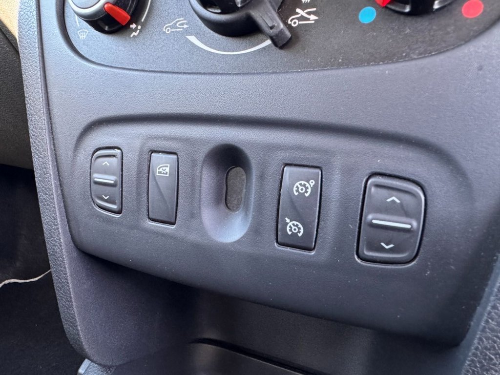 Used Dacia Sandero Stepway 2017 for sale - 77734243: Photo 40