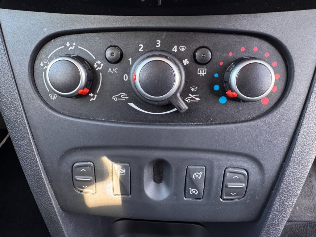 Used Dacia Sandero Stepway 2017 for sale - 77734243: Photo 41