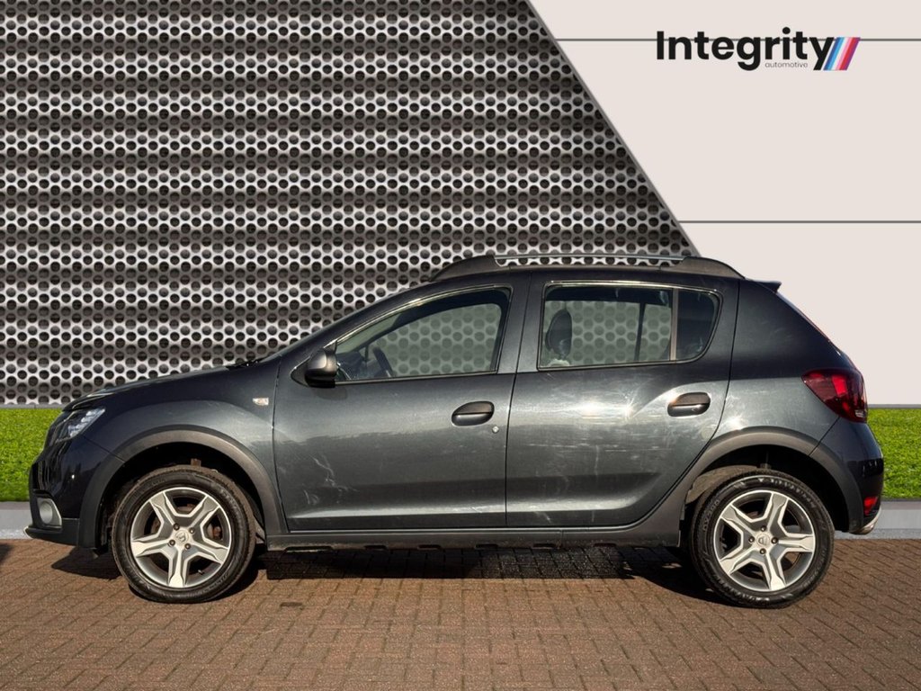 Used Dacia Sandero Stepway 2017 for sale - 77734243: Photo 6