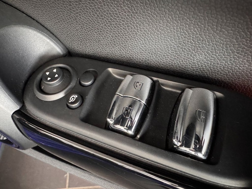 Used MINI Convertible 2020 for sale - 78068565: Photo 37