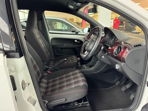 Used Volkswagen up! 2018 for sale - 73436177: Photo 12