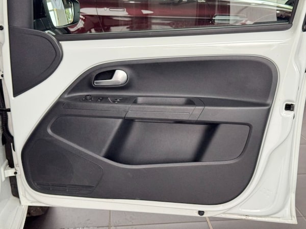 Used Volkswagen up! 2018 for sale - 73436177: Photo 14