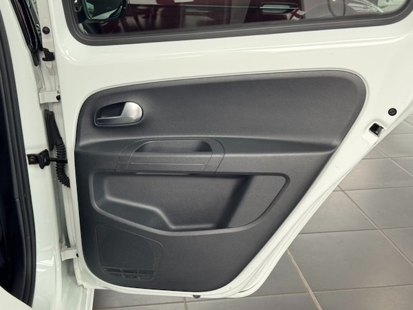 Used Volkswagen up! 2018 for sale - 73436177: Photo 19