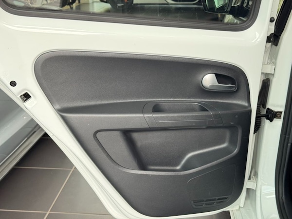 Used Volkswagen up! 2018 for sale - 73436177: Photo 25