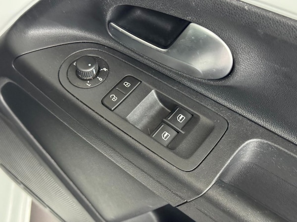 Used Volkswagen up! 2018 for sale - 73436177: Photo 32