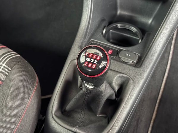 Used Volkswagen up! 2018 for sale - 73436177: Photo 38