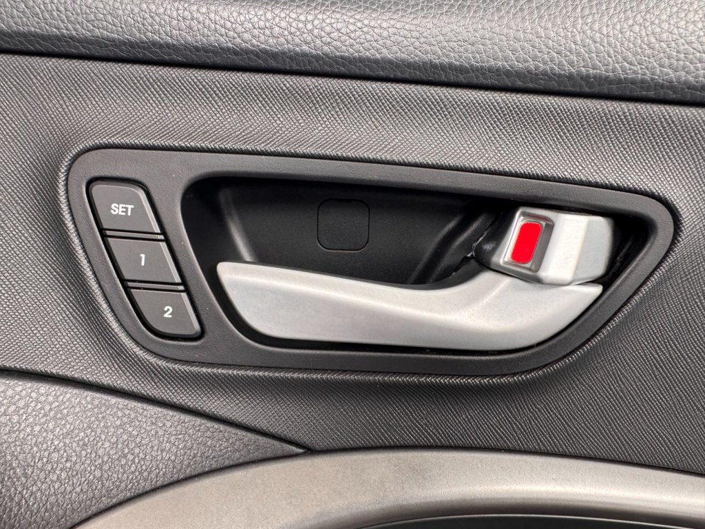 Used Hyundai Santa Fe 2017 for sale - 78088334: Photo 33