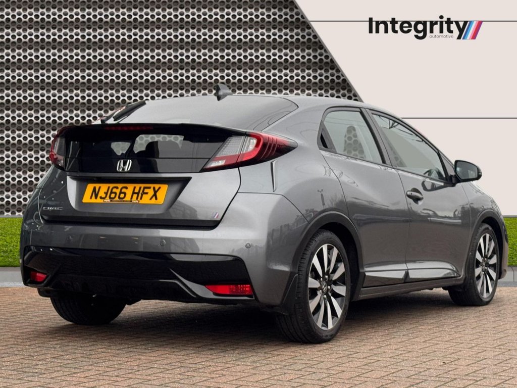 Used Honda Civic 2017 for sale - 77792422: Photo 3